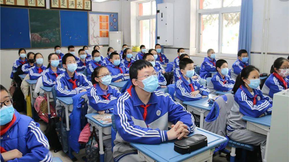 胸怀千秋伟业献礼百年芳华丽泽中学初中部开学第一课