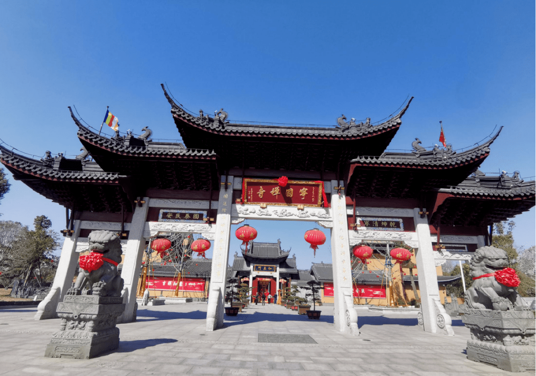 宁国禅寺是上海地区最古老的寺庙之一,至今已有800多年历史.