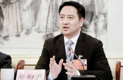 郑向东是重庆本地干部,2020年4月从重庆市发改委主任升任重庆市副市长