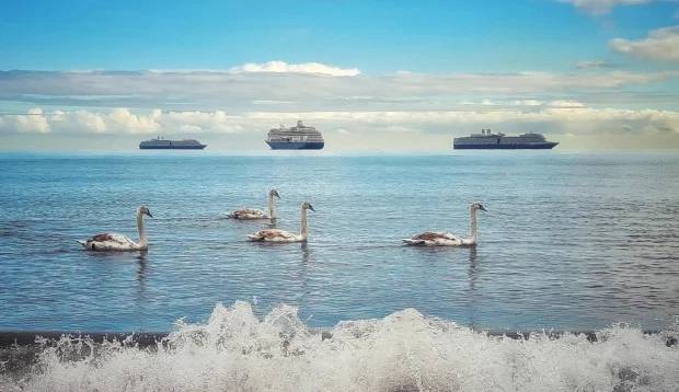 英国多地出现海市蜃楼奇观 船只"漂浮"在天空中