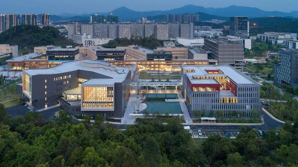 维系自然坡地完整性香港中文大学深圳图书馆王维仁建筑设计研究室