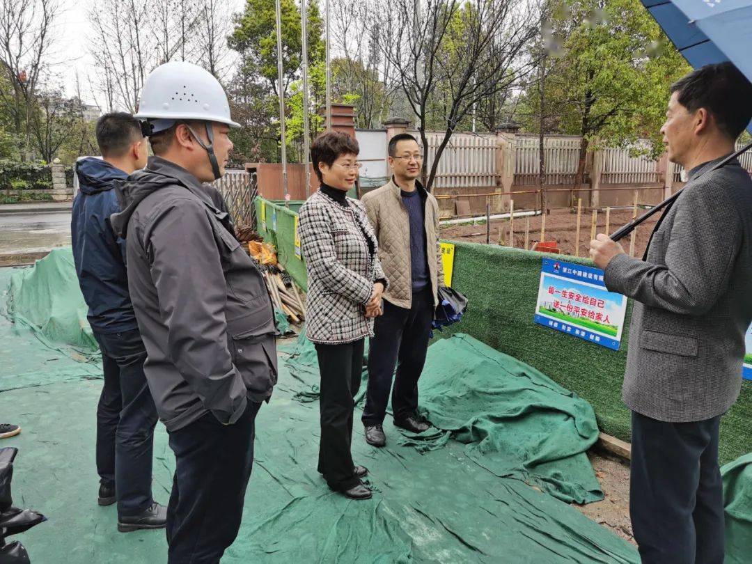 3月16日,副县长陈伟琴带队就部分教育在建工程项目