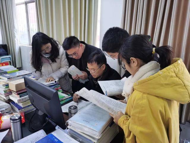 昝学军用心感受这些最美的人来领略他们的事迹下面请