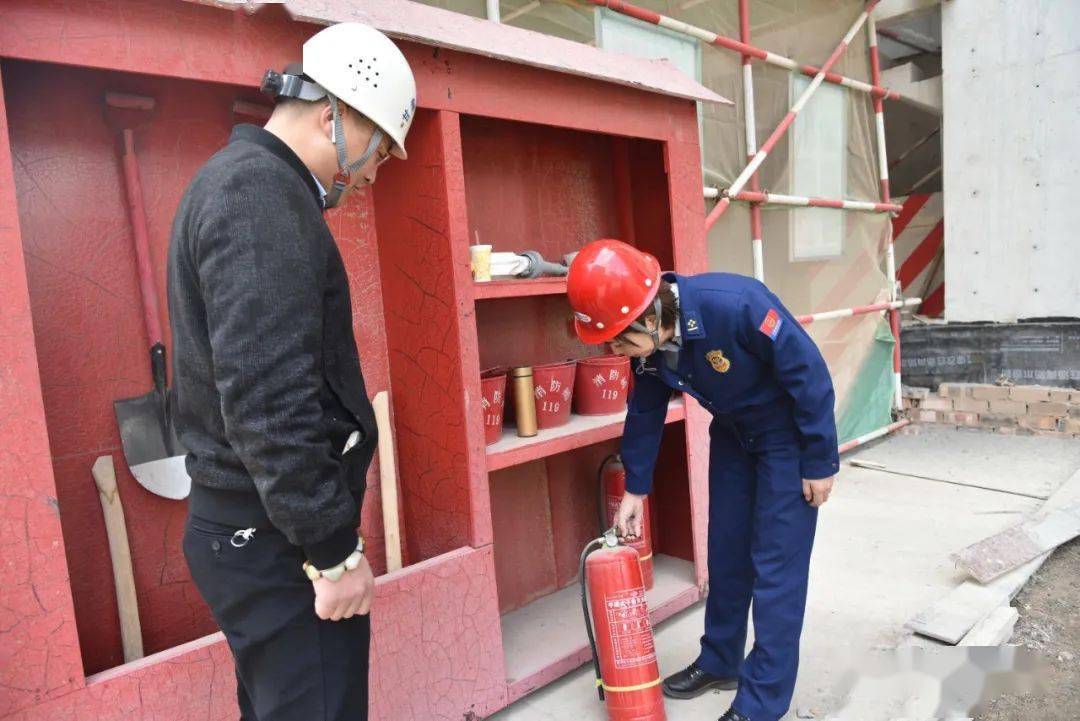 实际组织力量对辖区工地开展建设工程施工现场消防安全专项检查工作