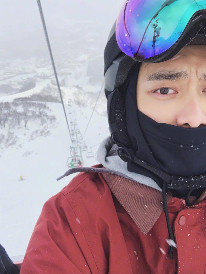 随时随地发现新喵喵 滑雪峰竟也能找到同款喵_峰峰
