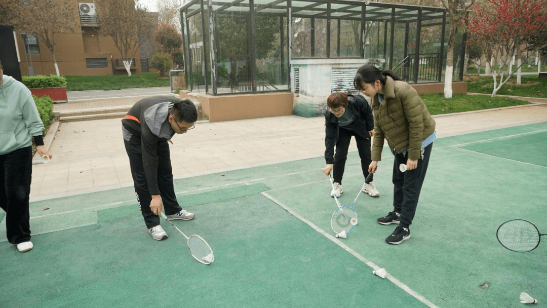 健康中国社区行:绿地开展羽毛球赛前集中培训