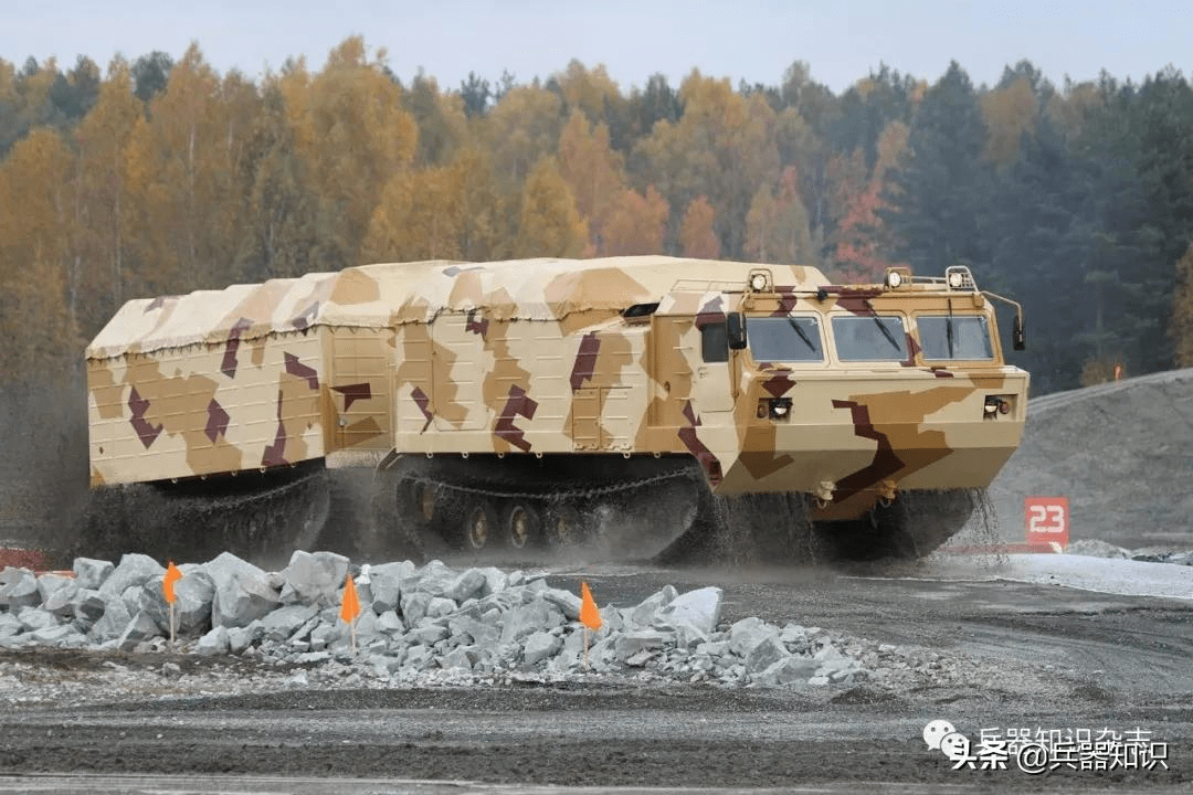 俄罗斯dt-10履带式全地形车