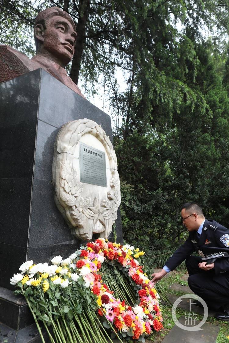 清明节忆烈士寻找芦振龙在烈士长眠地英雄精神指引更多民警前进