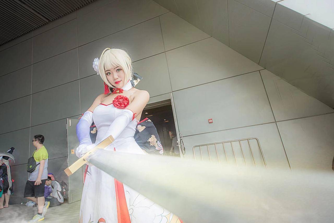 fate/stay night saber cosplay