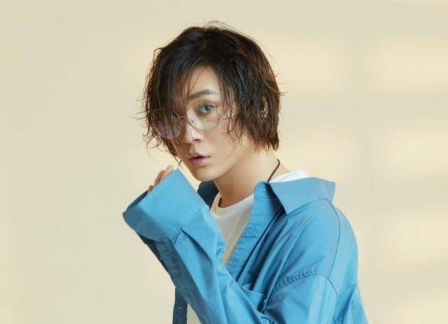 张大仙决定更改新头像,侧脸眼神杀超帅,仙友:哪张是你本人?_照片