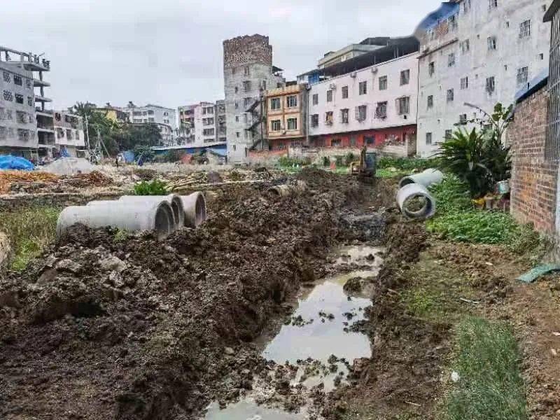 【中央生态环境保护督察在广西】江州区对西塘黑臭水体进行施工整治