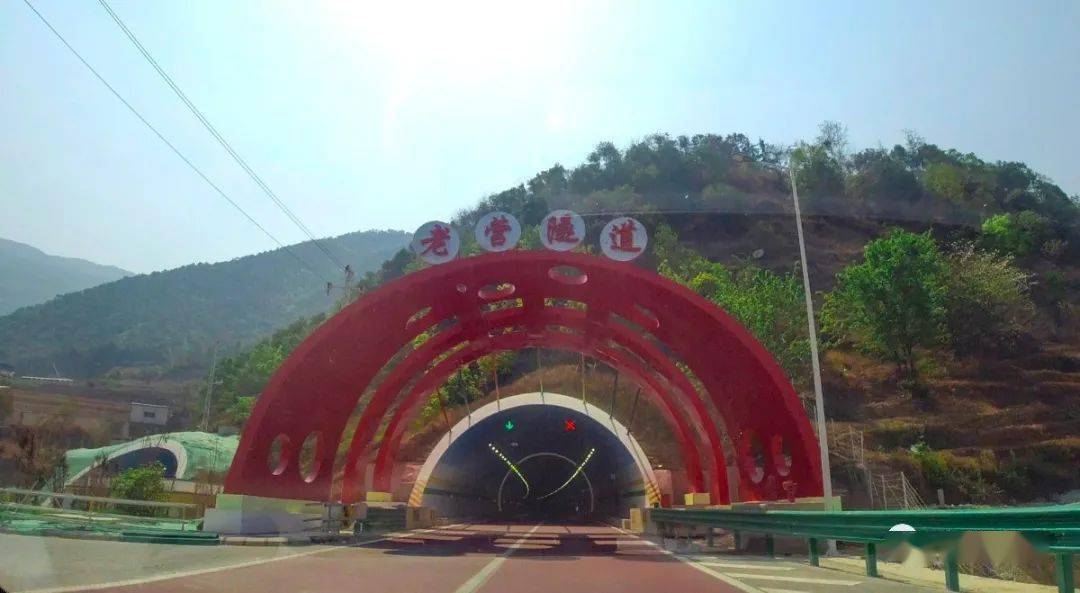 微游| 保山"最美网红隧道",你打卡了吗?