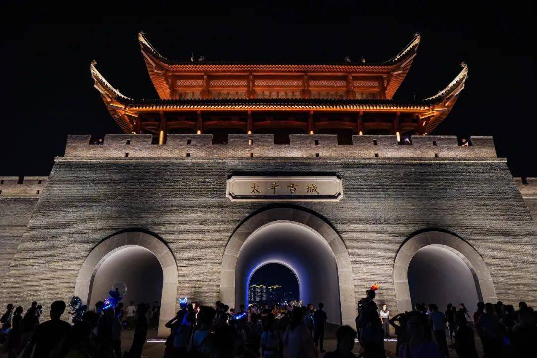只看一眼就爱上,让桂林人来了就不想走的古城!_太平