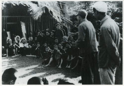 解放军剿匪部队在陕南地区深入群众, 宣传党的方针政策 从1950年到