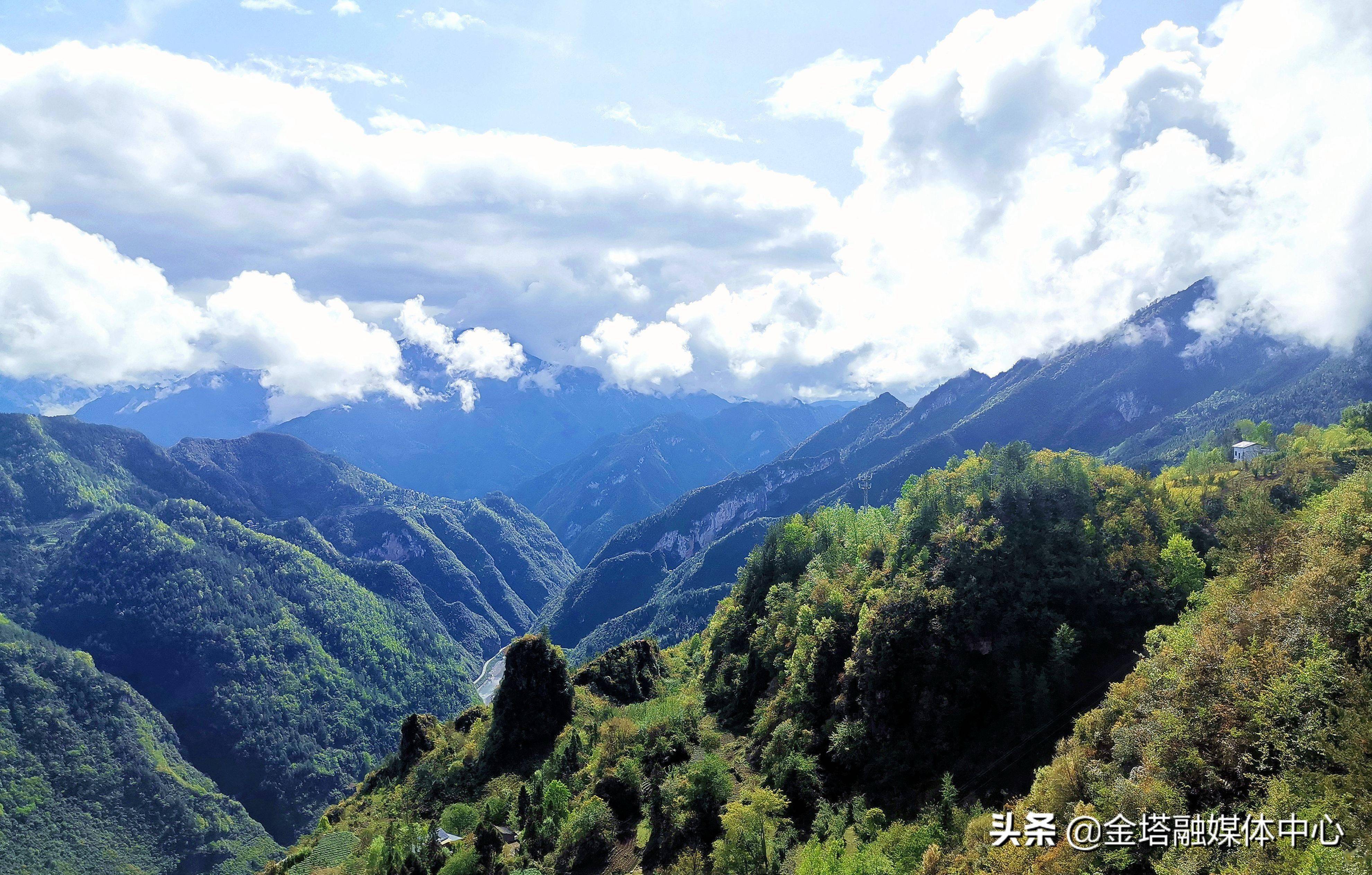 雨后巴山大峡谷梦幻迷人