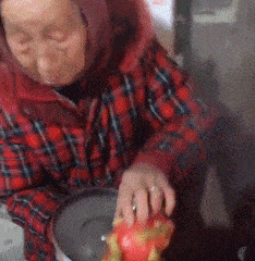 爆笑gif妹子上个梯子都这么妖娆