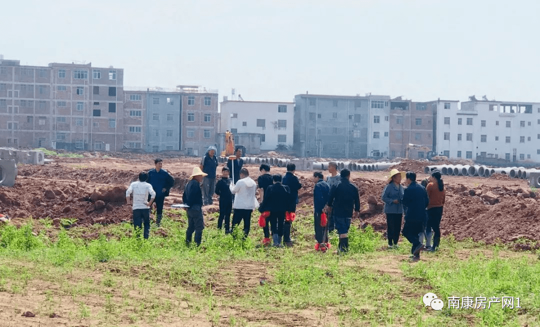 南康龙华安置点(二期)正在测绘放线,120户拆迁户快要安置建房了