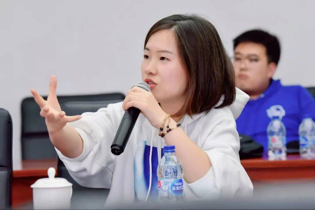 张梦蕗