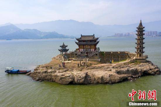 江西鄱阳湖水位持续上涨进入丰水期落星墩成水中楼阁