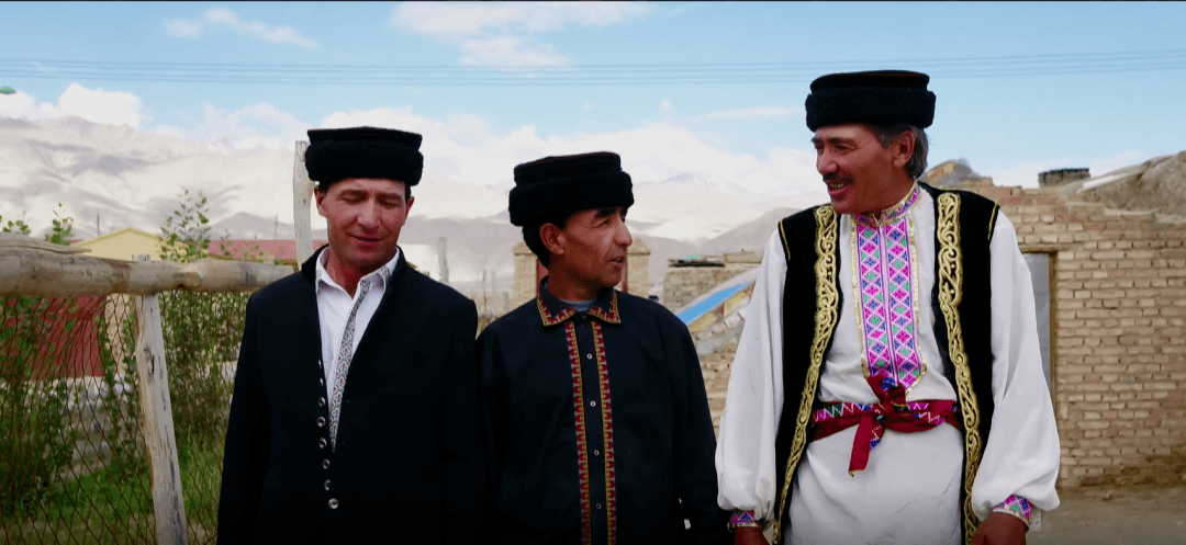 塔吉克男子戴的 "吐马克",做工十分考究,是塔吉克男人的一个显著标志.