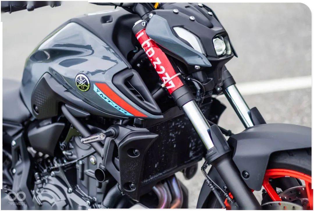 yamaha异形头上身2021mt07新手更友善油门细腻度升级