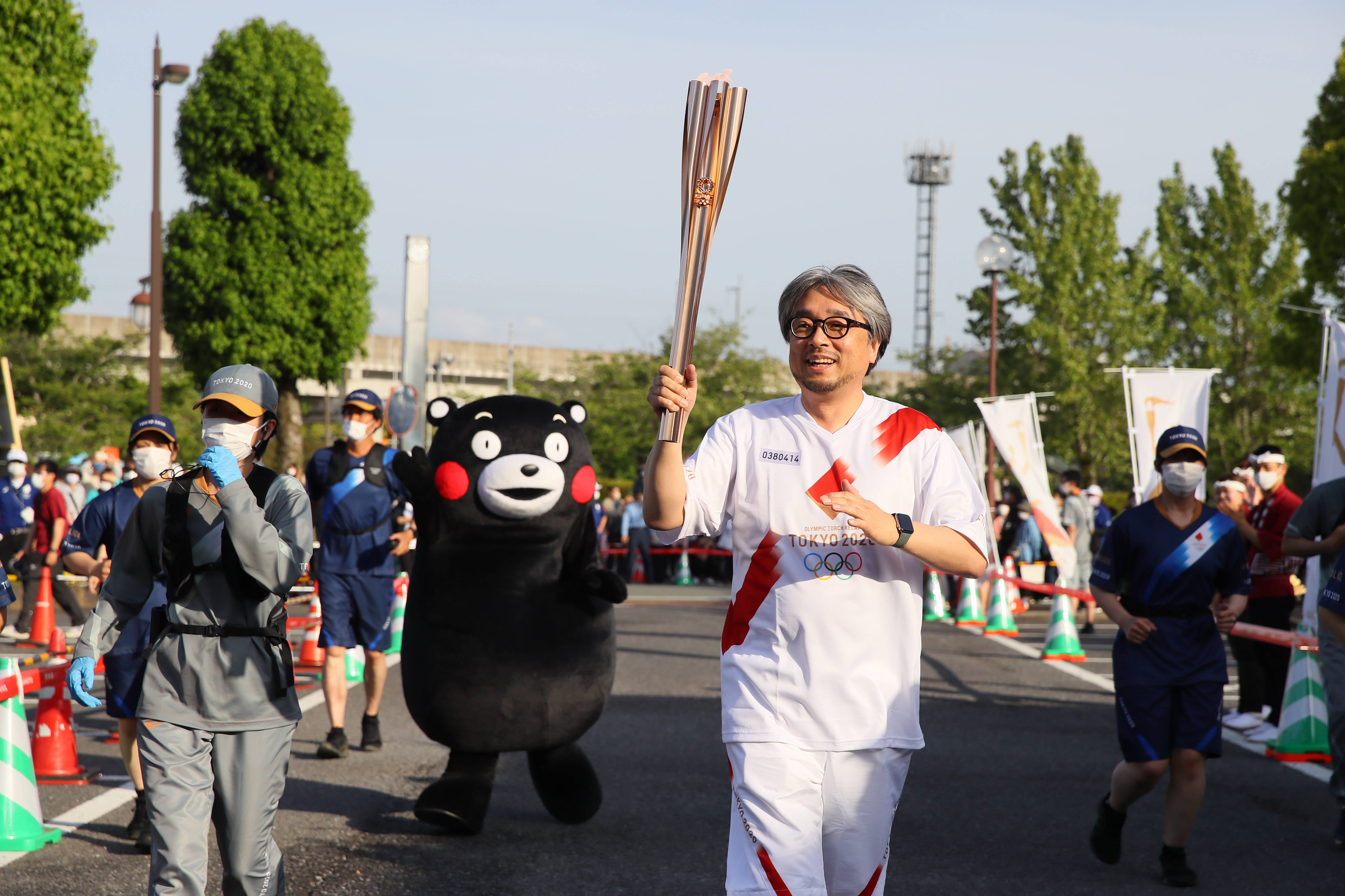 5月5日,在日本熊本县宇土市,熊本县吉祥物"熊本熊"创作者小山薰堂在