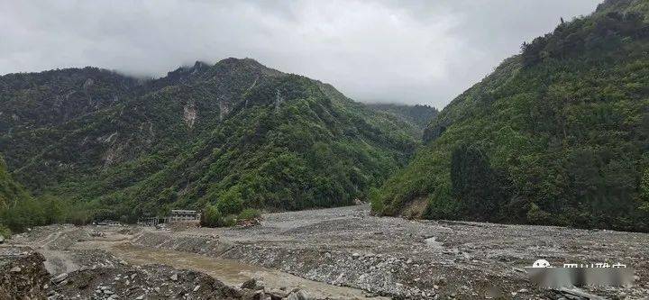 去年8月15日,这里所在青山沟因暴雨爆发山洪泥石流,40余万方