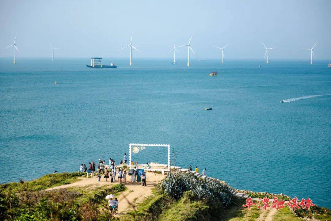 北部廊道是平潭的一条生态旅游观光道,这里地势海拔较高,还有造型各