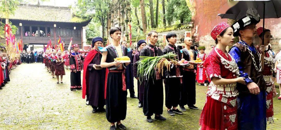 共同庆祝这个一年一度的盛大传统节日