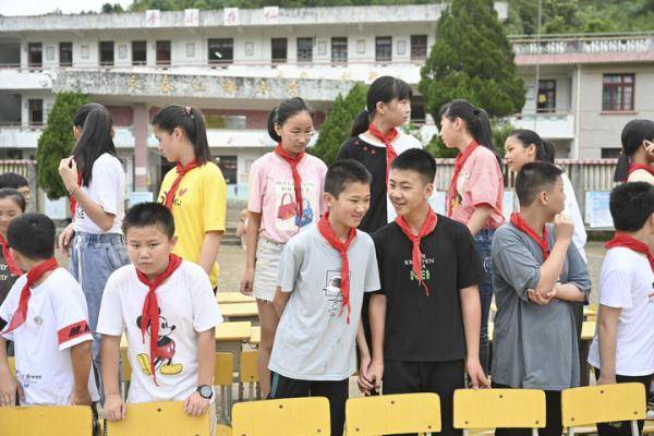 山村小学毕业照