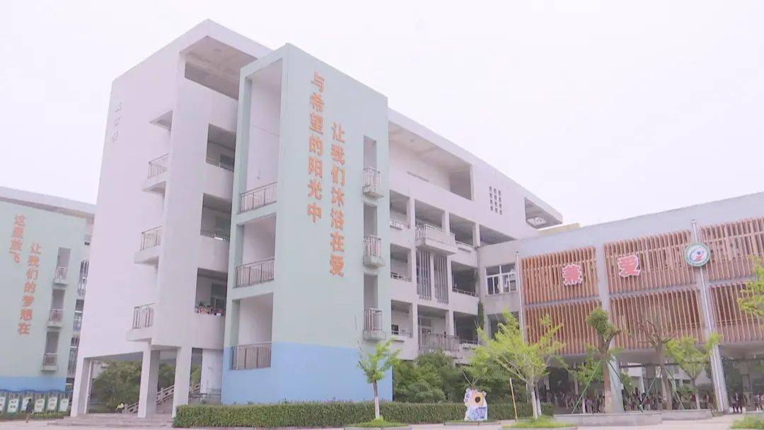 常熟市义庄小学是一所百年老校,为凸显科技特色,精心打造了"小星宇"