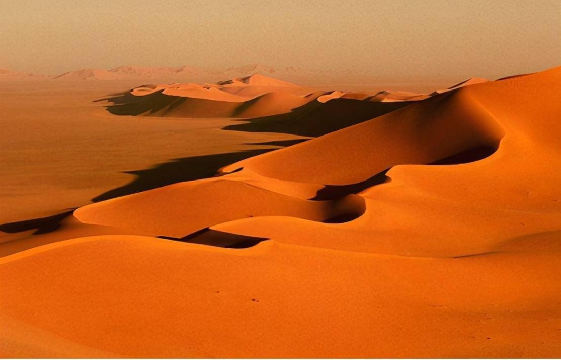 撒哈拉沙漠也是位于非洲,它是目前世界上最大的沙漠,这里也是科学家们
