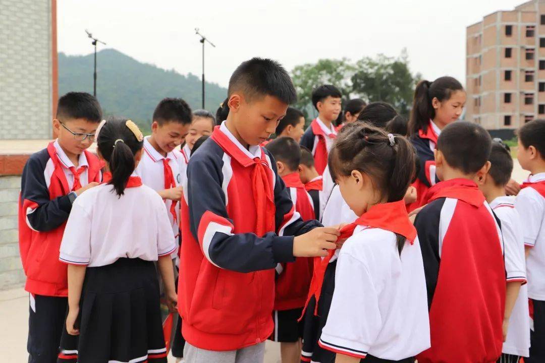 巴中市实验小学