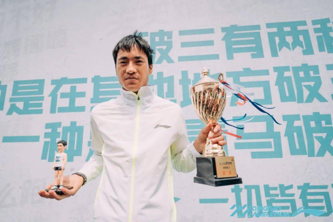 赵长虹跑出大山的贵州男孩