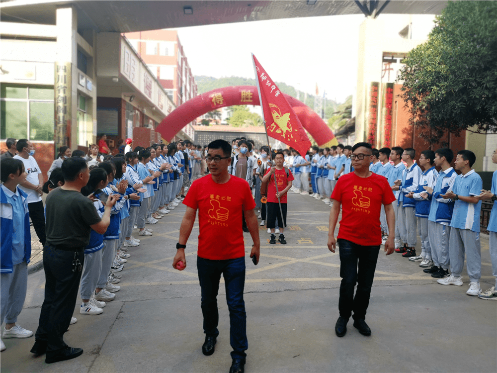 为高考壮行,为梦想出征——剑阁学子冲冲冲!我县各中学举行送考仪式