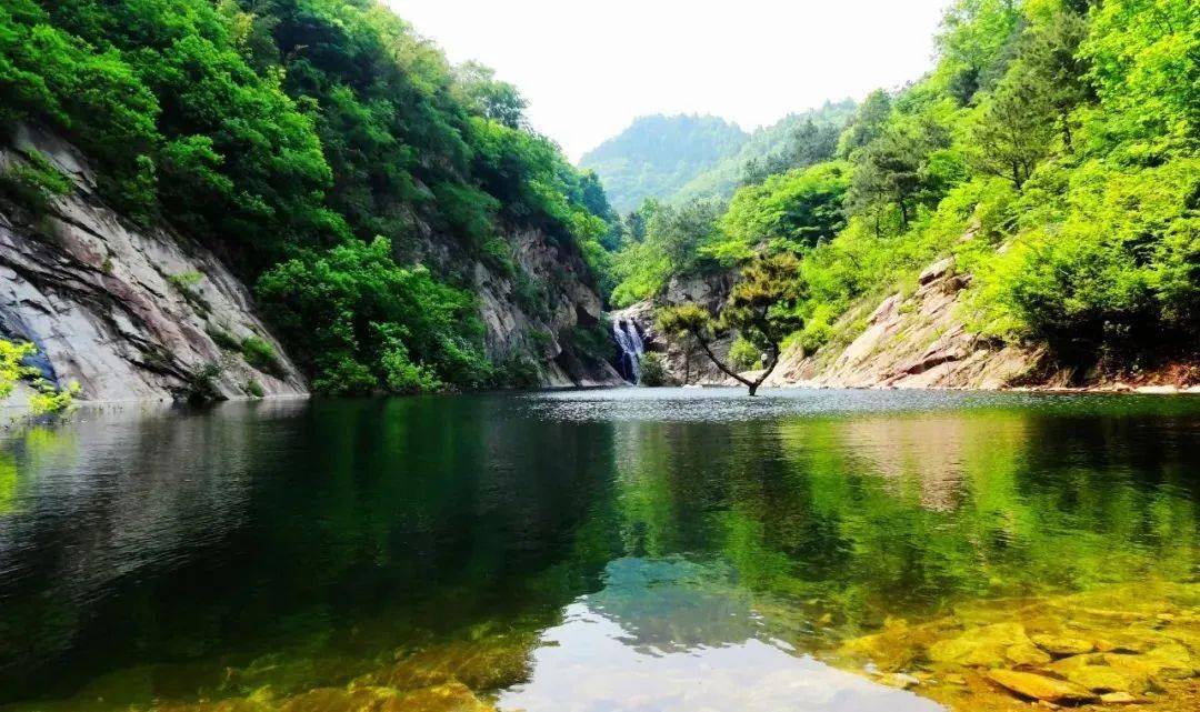 纯阳大峡谷是国家aaa级景区,位于麻城市福田河镇纯阳山村, 沟壑纵横