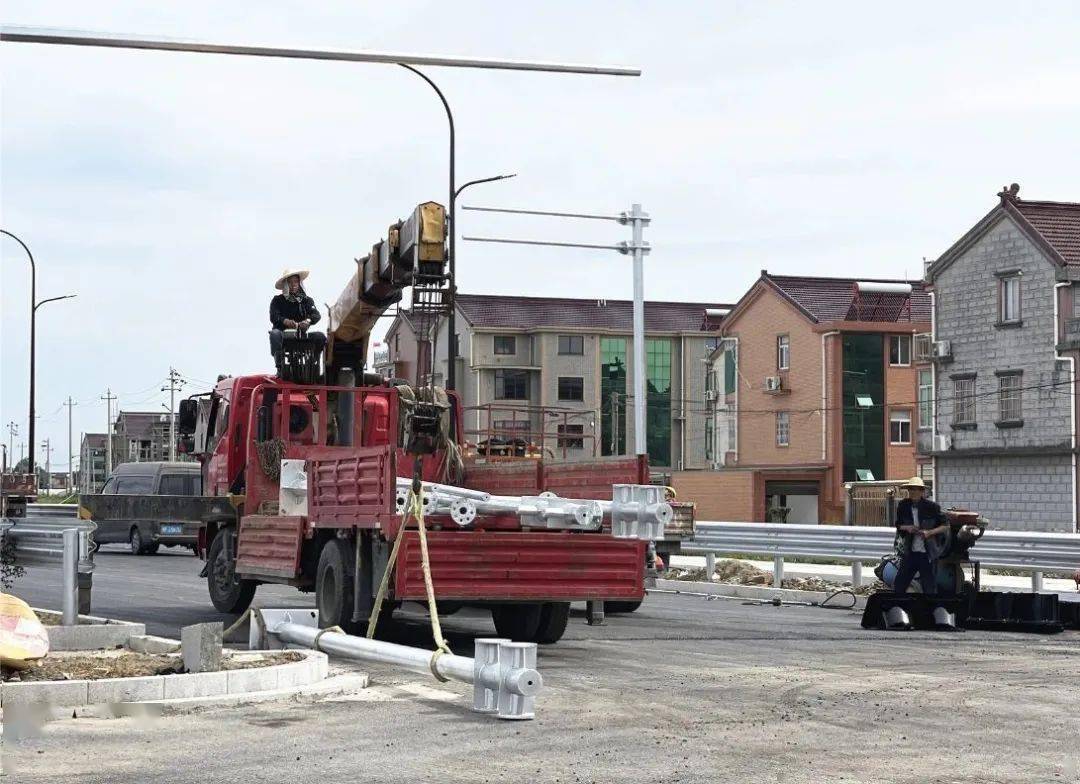 在嘉善大云至南湖新丰公路(康兴西路至联翔路段)及连接线工程现场