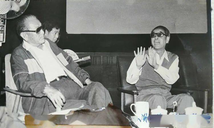 原文化厅长孙家贤,史行,越剧著名演员金宝花,文化厅艺术处吴兆华赴京