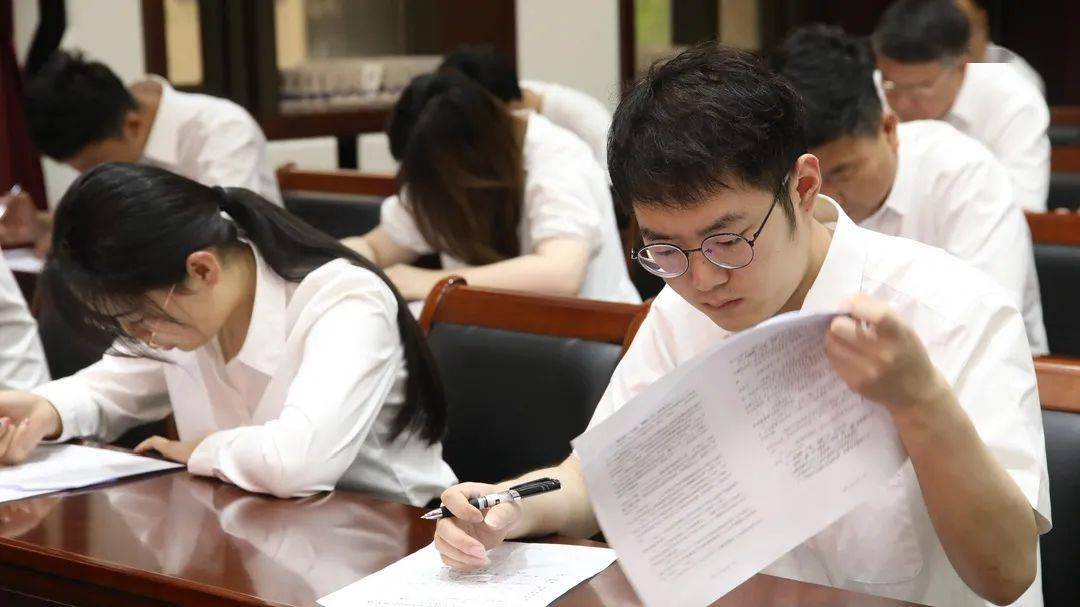 宋锐对项目党支部下一步工作提出要求:一是加强党的政治建设,要用企业