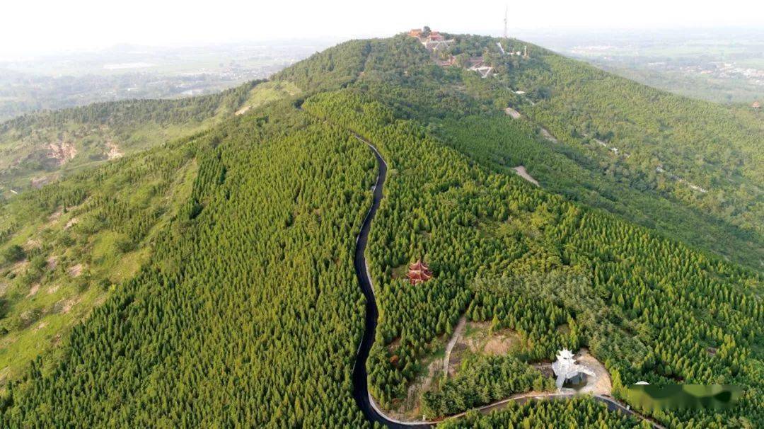 房湾湿地 岠山风景区,水月禅寺景区和 黄河故道的房湾湿地景区, 让人