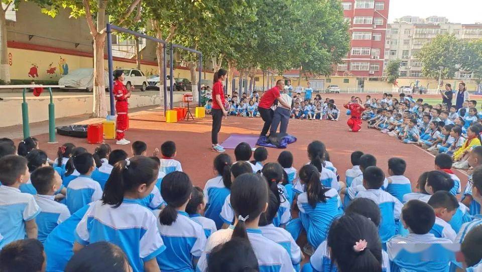 龙山小学开展防溺水宣传教育活动_平阴县