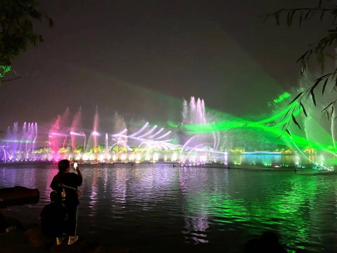夏令时间 | ■  清和公园音乐喷泉 每日开放时间19:30-20:15