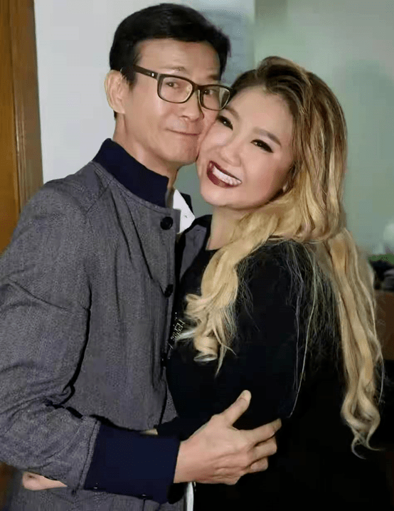 郑少秋的四个女儿差距不是一般大老二郑欣宜不是最幸福的一个