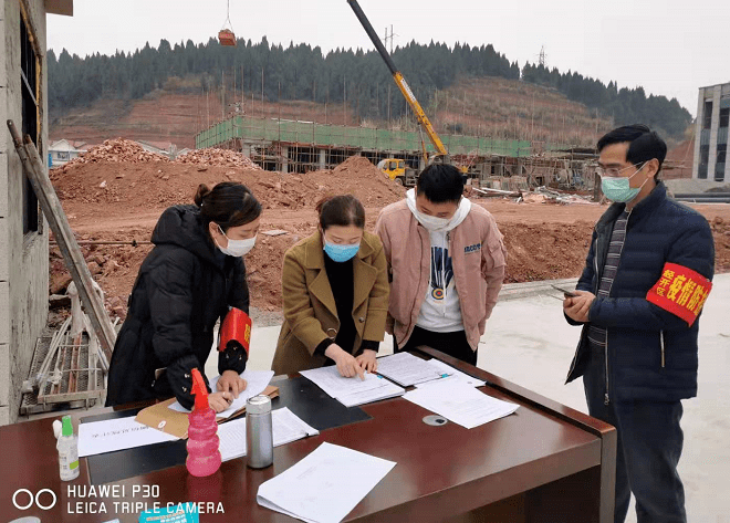 榜样之光袁晓丽坚守战疫一线68践行初心使命
