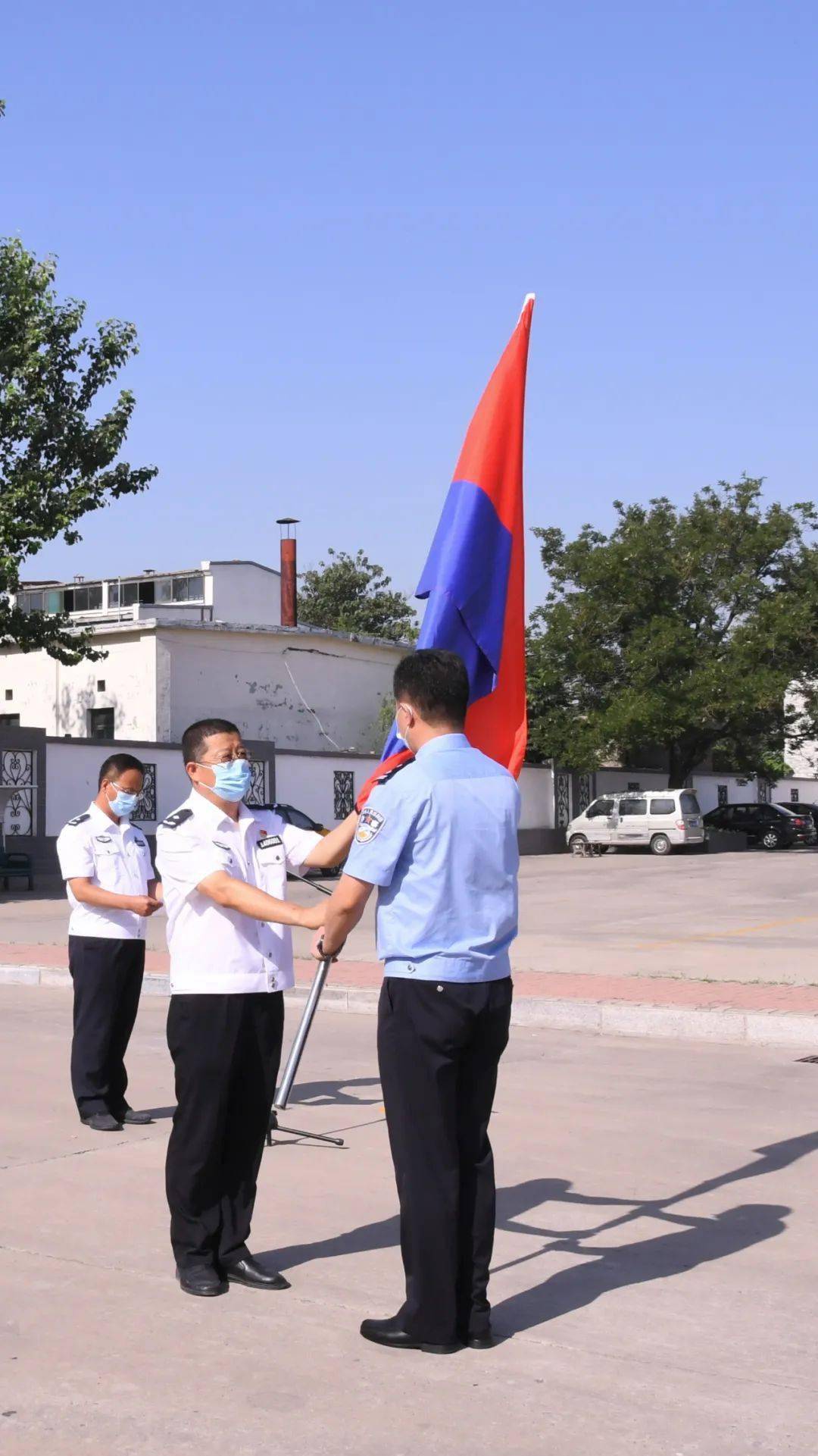 换防 盛夏已至 依然是铿锵岁月_监狱管理局