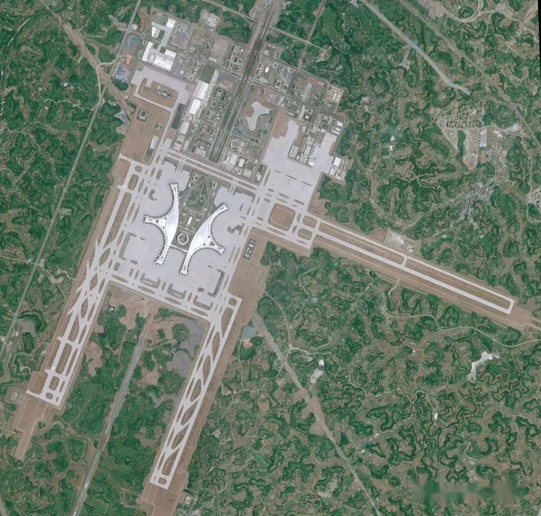 天府国际机场俯视图                 cadmc飞友汇 较为独特的跑道