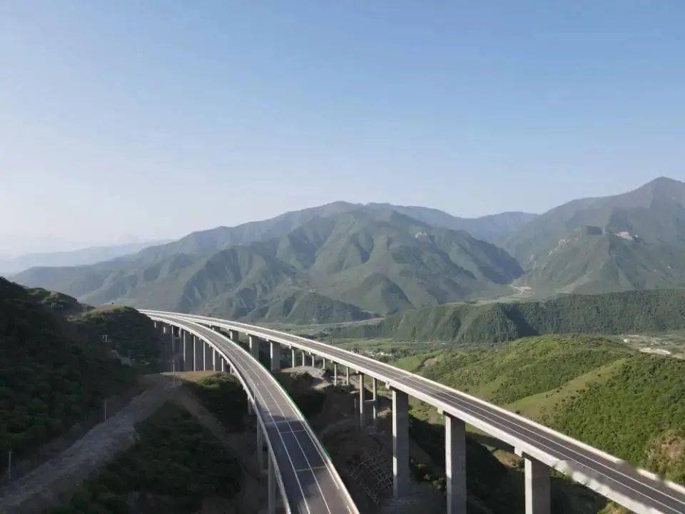 临夏双城至达里加高速正式通车