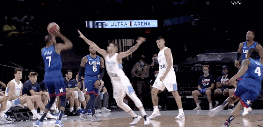 美国男篮终于赢球了!拉文这隔扣真变态啊……_阿根廷