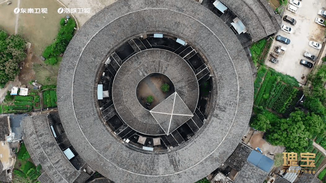 神之围楼方圆天地间家风传百年的福建土楼