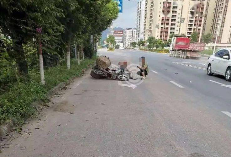 大埔一高速路口车祸,现场.